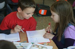 800px-Парное-взаимное_обучение-в.Германии-080423-12