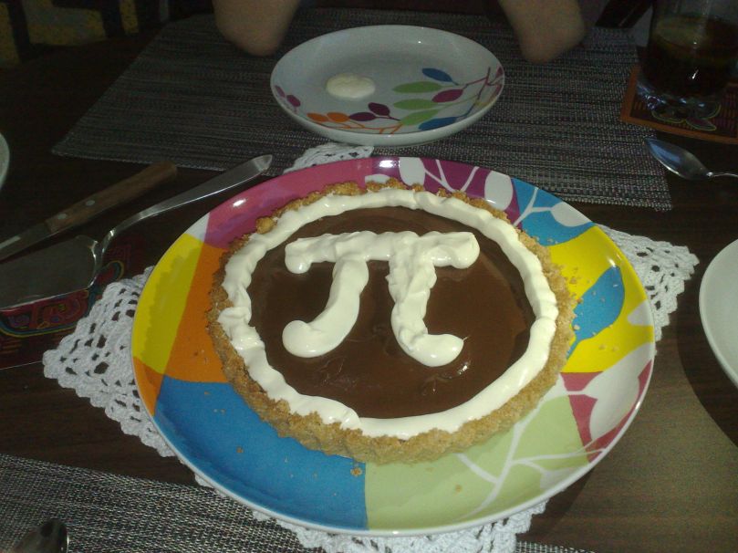 By medea_material (originally posted to Flickr as Chocolate Pi Pie) [CC BY 2.0 (http://creativecommons.org/licenses/by/2.0)], via Wikimedia Commons